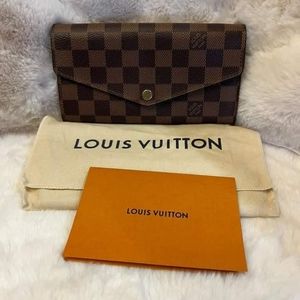 Pristine - Auth 2019 Louis Vuitton Sarah Wallet Damier Ebene